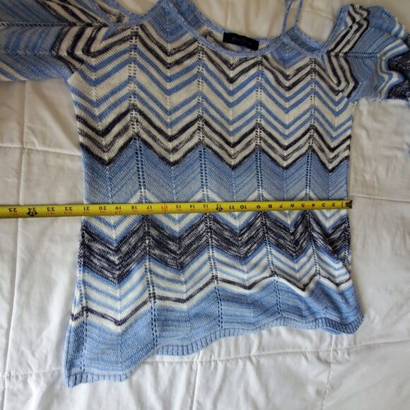 Ashley Stewart Sweater Womens XL Blue Chevron Tie Cold Shoulder Bell Sleeves - Picture 6 of 9